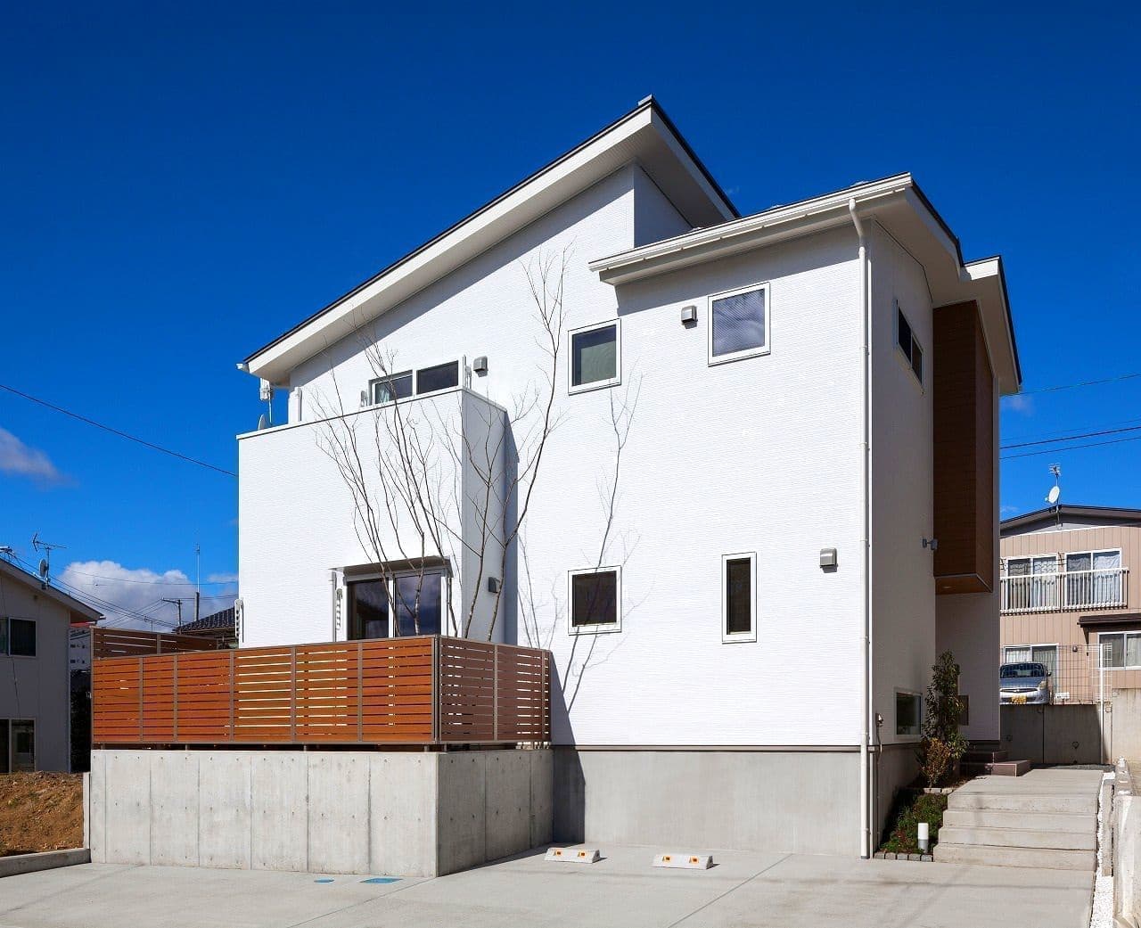 建物外観（昼）