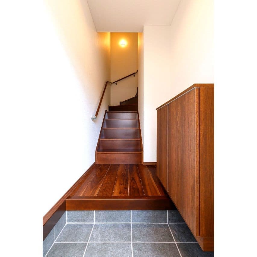 メゾネットタイプ　玄関