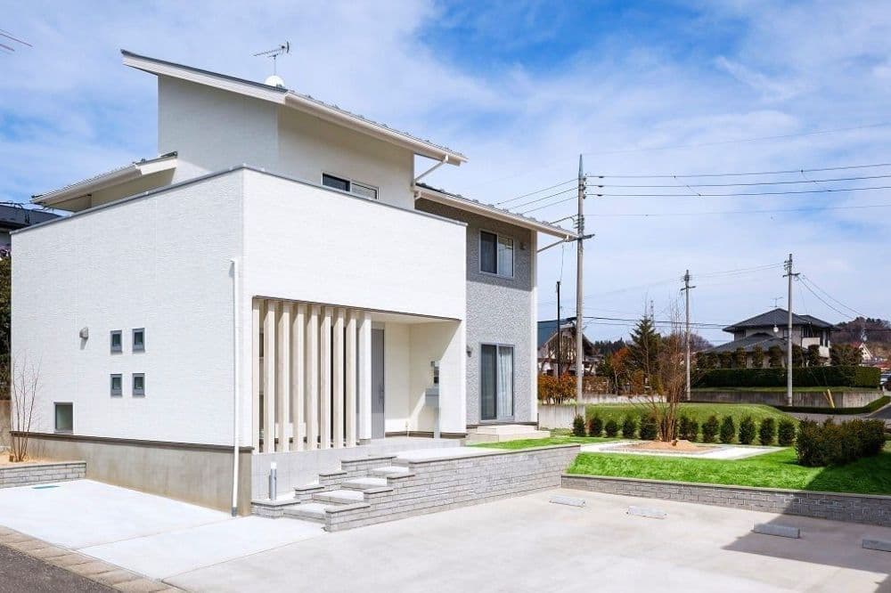 建物外観（昼）